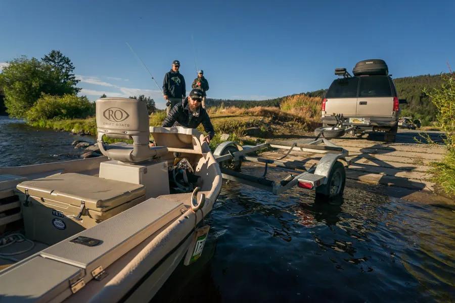 Hiring a fishing guide can enhance your Montana fly fishing experience through a variety of ways. Guides can float you down a river, provide instruction and local knowledge, and offer camaradie. 