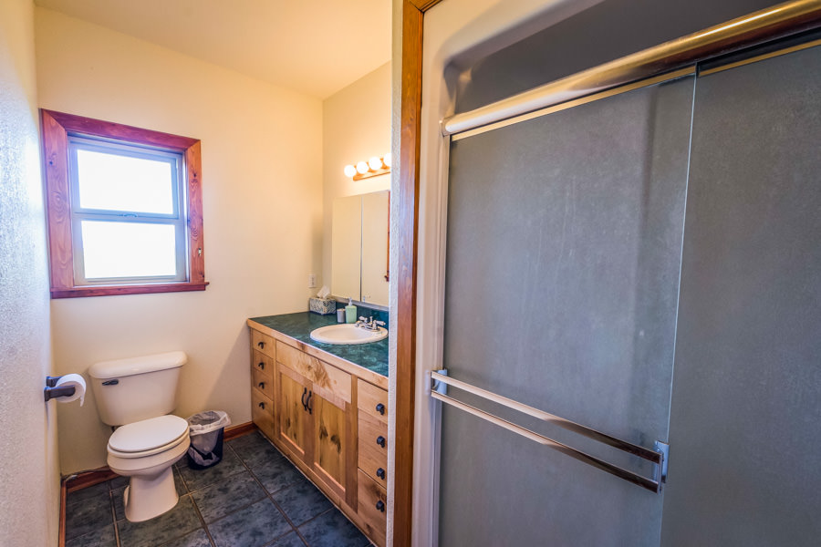 Gallatin Getaway Bathroom Montana Fly Fishing, Montana Fly Fishing Guides