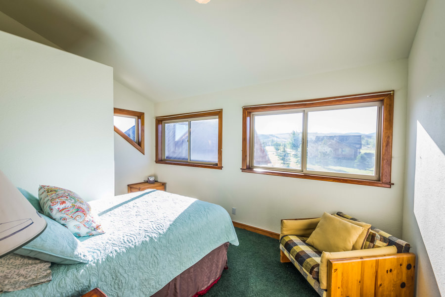 Getaway Bedroom Montana Fly Fishing, Montana Fly Fishing Guides