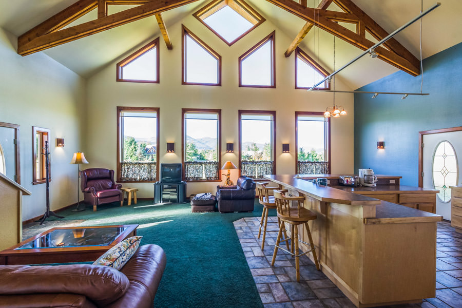 Getaway Living Room Montana Fly Fishing, Montana Fly Fishing Guides