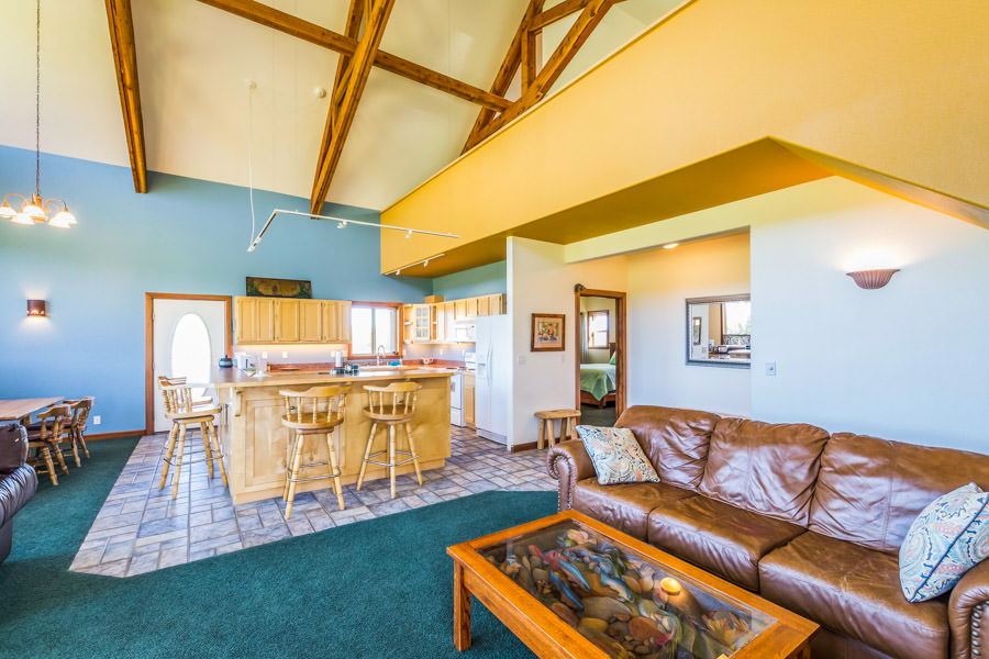 Getaway Living/Dining Montana Fly Fishing, Montana Fly Fishing Guides